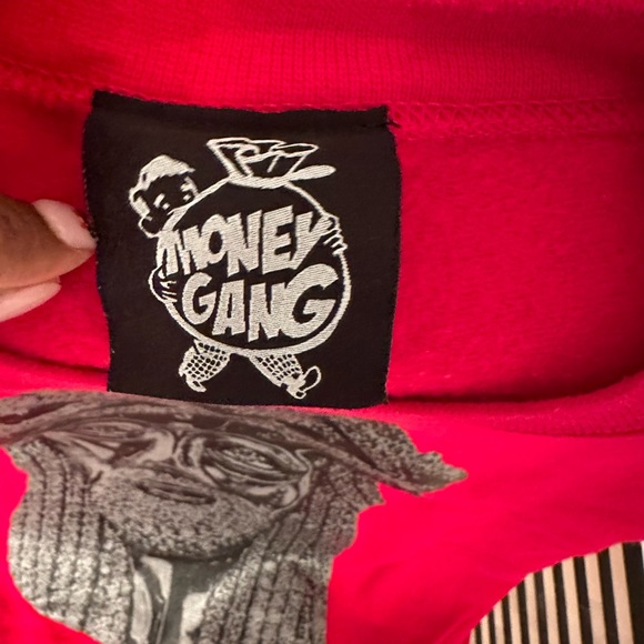 Red sweatshirt with jesus image - Picture 4 of 4